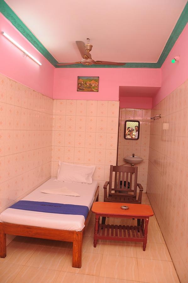 Merit Guest House Chennai Exteriör bild