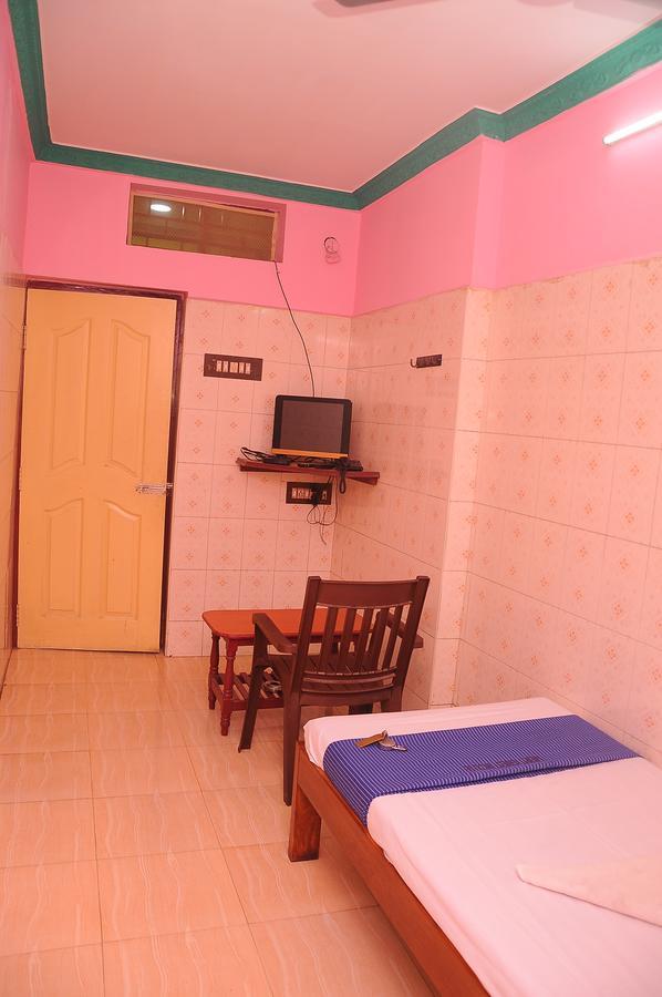 Merit Guest House Chennai Exteriör bild